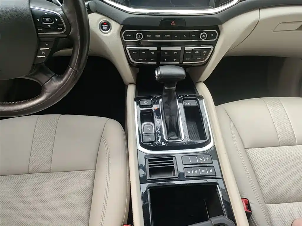 GAC Motor Trumpchi GS8 2018 — фото 14
