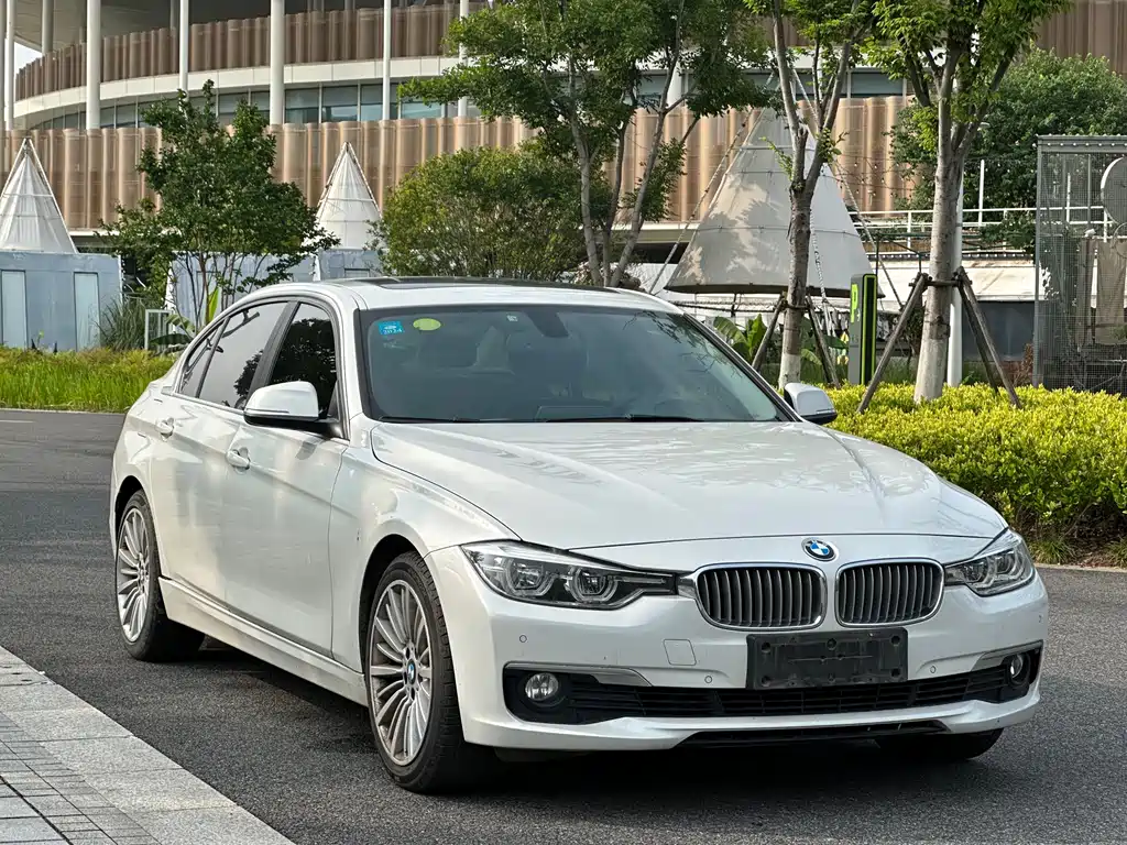 BMW 3 Series 2018 — фото 3