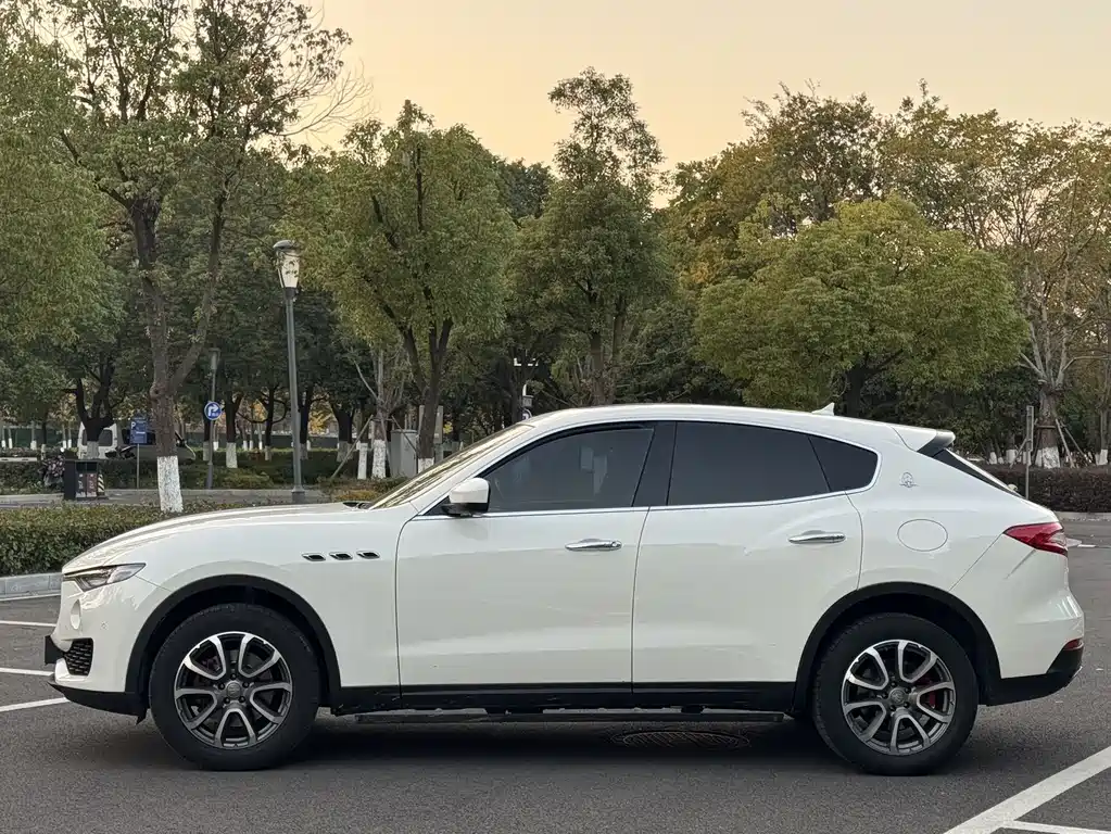 Maserati Levante 2019 — фото 4
