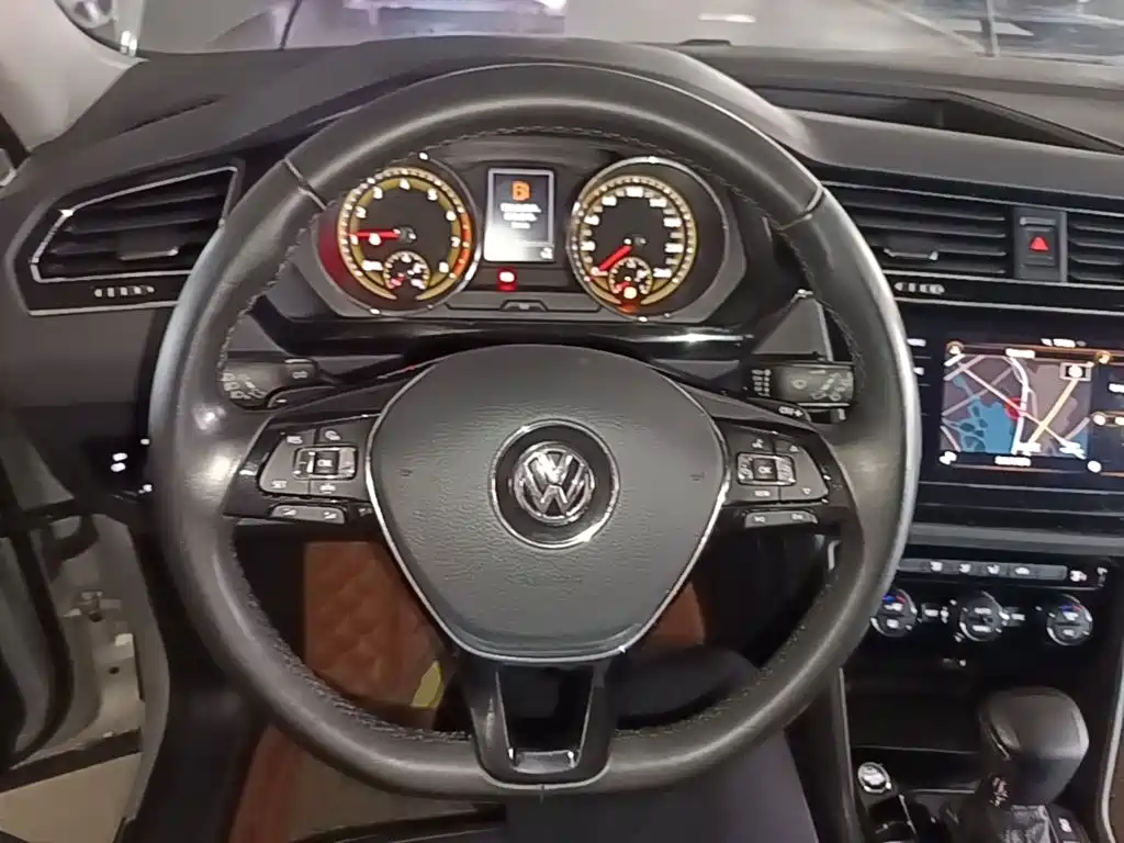 Volkswagen Tiguan L 2019 — фото 11