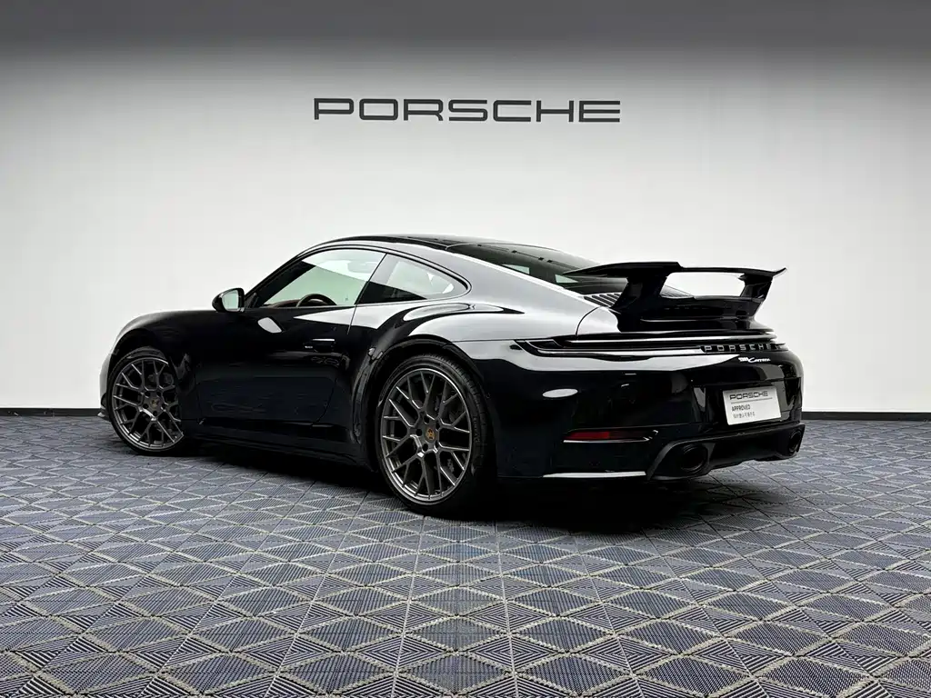Porsche 911 2025 — фото 10