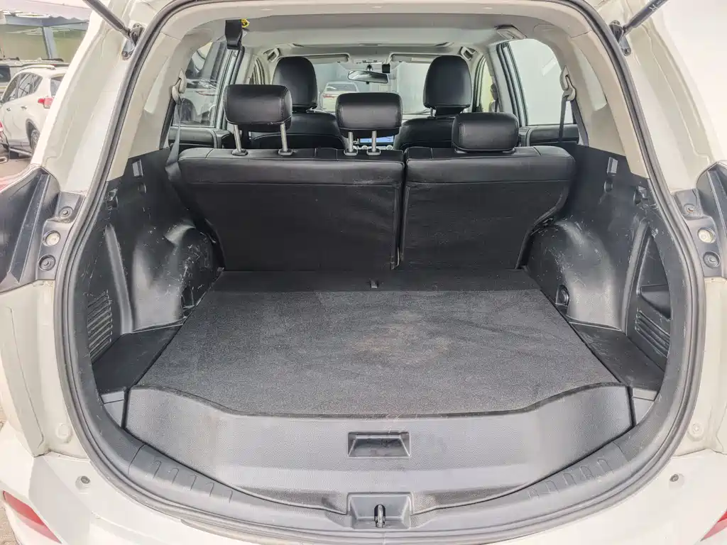 Toyota RAV4 2019 — фото 21