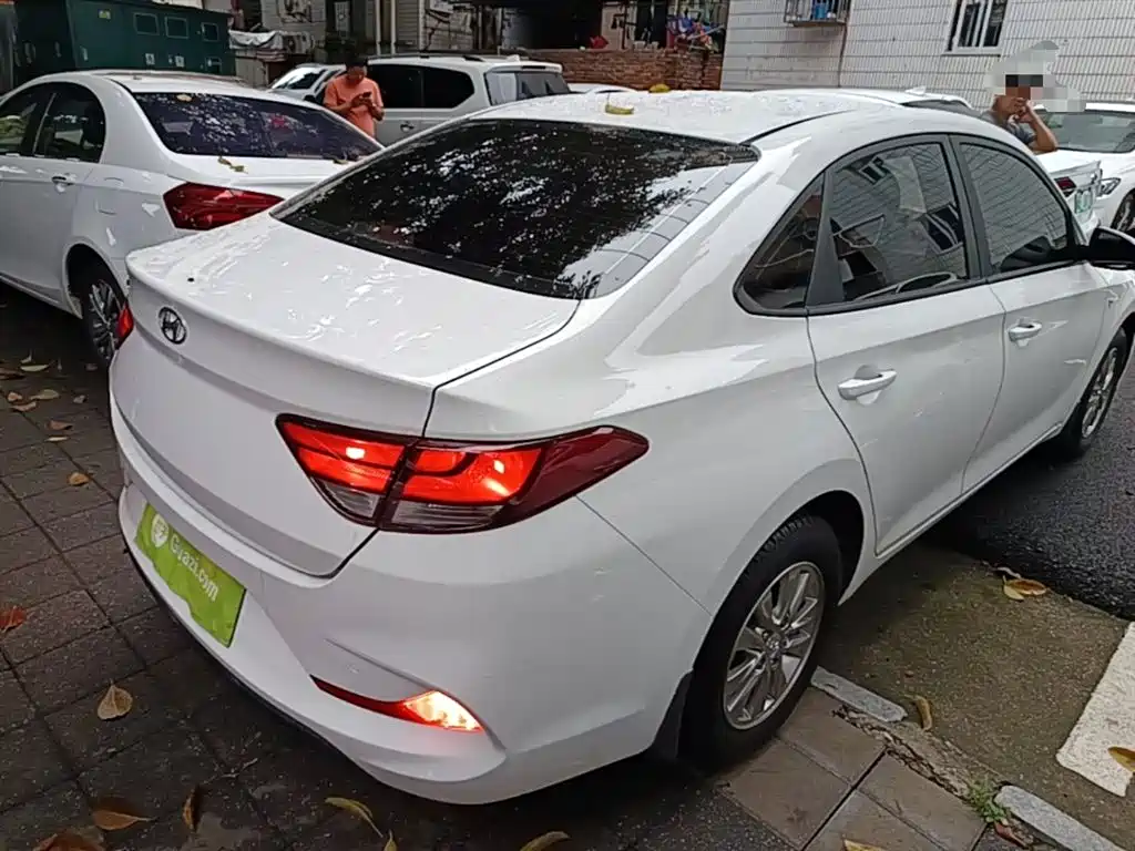 Hyundai Elantra 2019 — фото 7