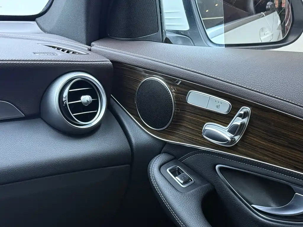 Mercedes-Benz GLC 2018 — фото 19