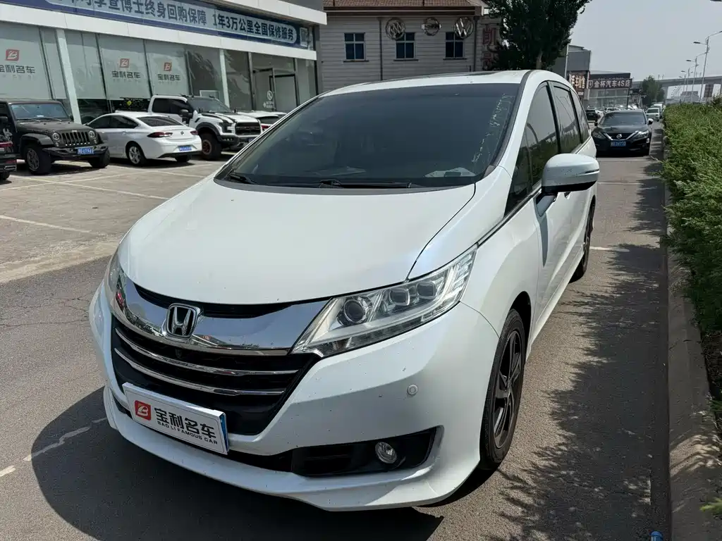 Honda Odyssey 2015 — фото 1