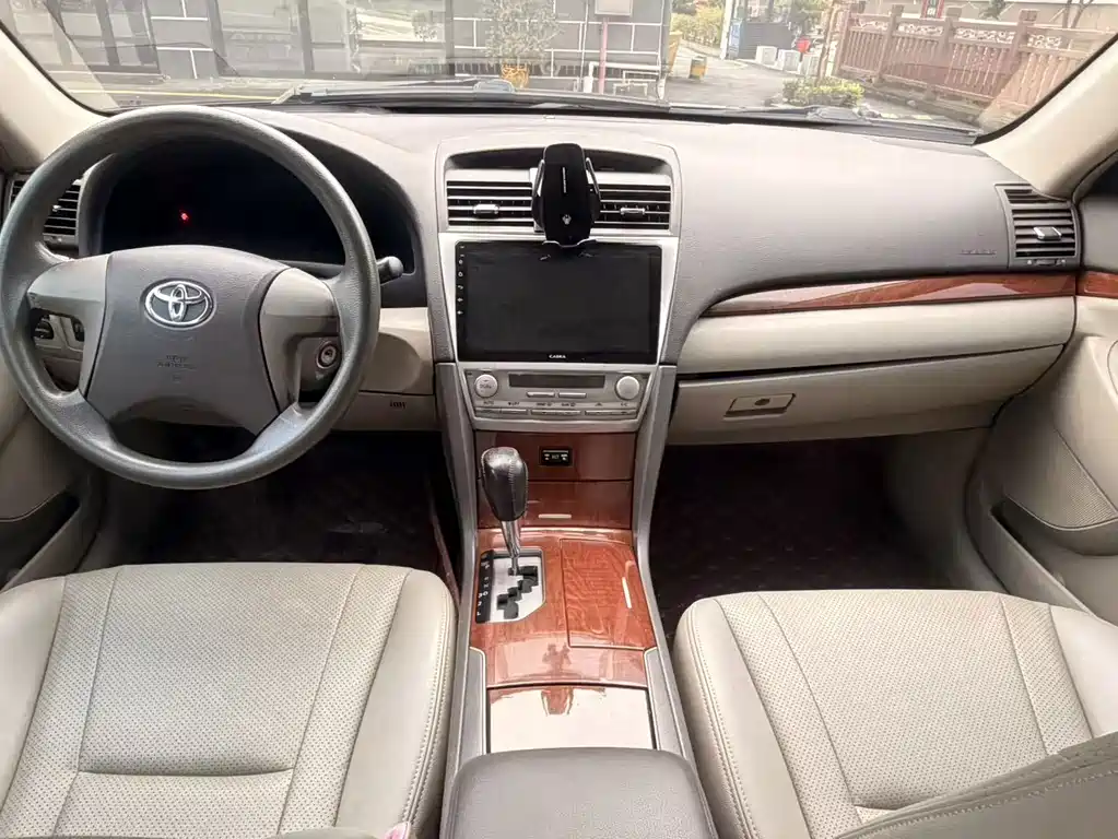 Toyota Camry 2013 — фото 14