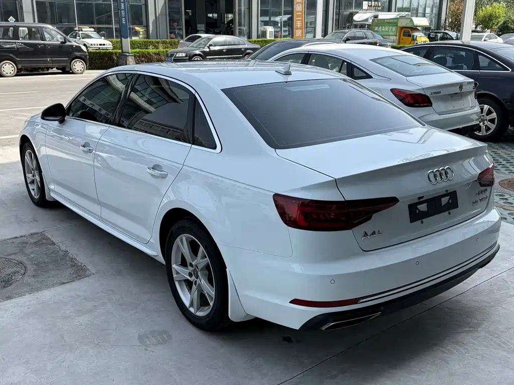 Audi A4L 2019 — фото 3