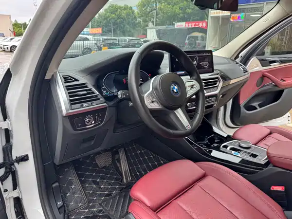 BMW iX3 2024
