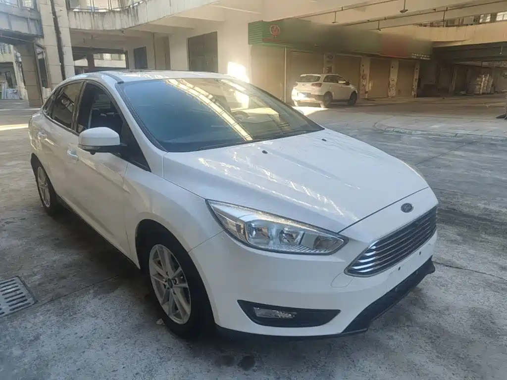 Ford Focus 2018 — фото 4