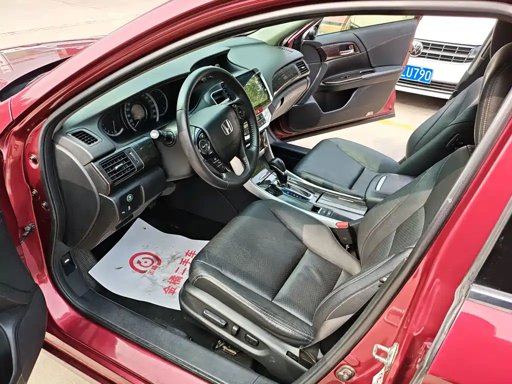 Honda Accord 2014 — фото 14