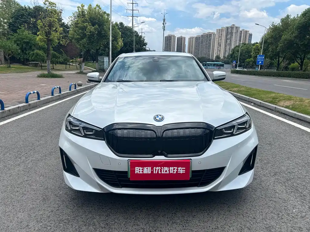 BMW i3 2022 — фото 2