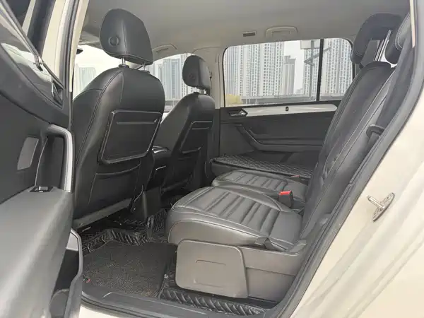Volkswagen Touran 2021