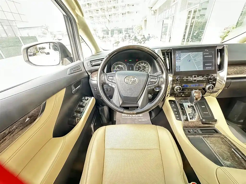 Toyota Vellfire 2020 — фото 18