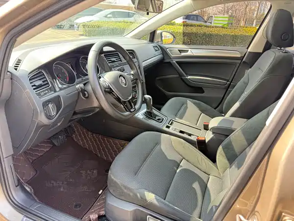 Volkswagen Golf 2020