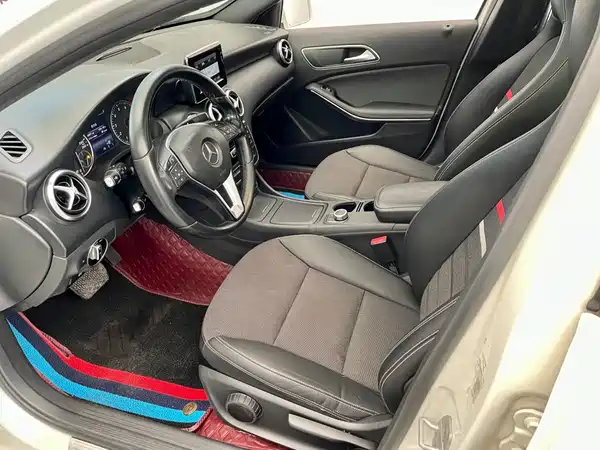 Mercedes-Benz A-Class 2015