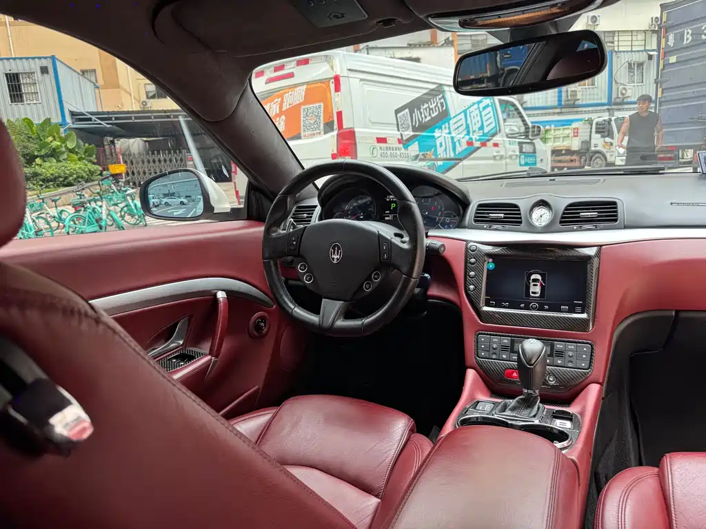 Maserati GranTurismo 2016 — фото 17
