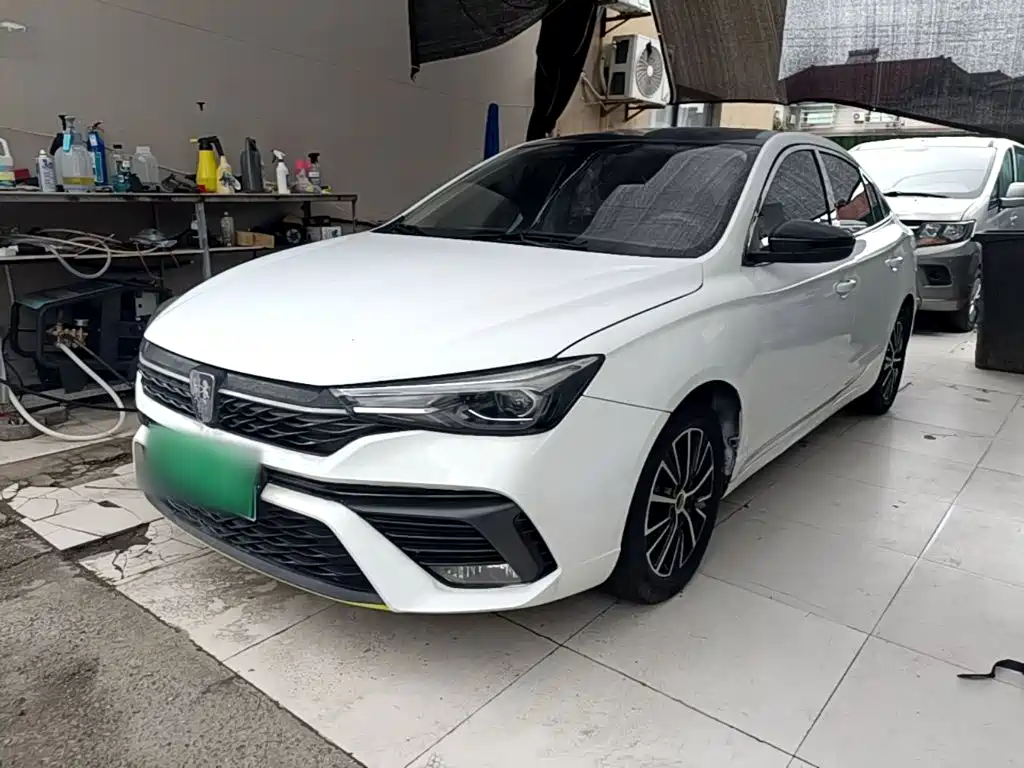 Roewe i5 2022 — фото 1