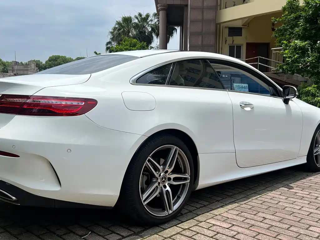 Mercedes-Benz E-Class 2020 — фото 26