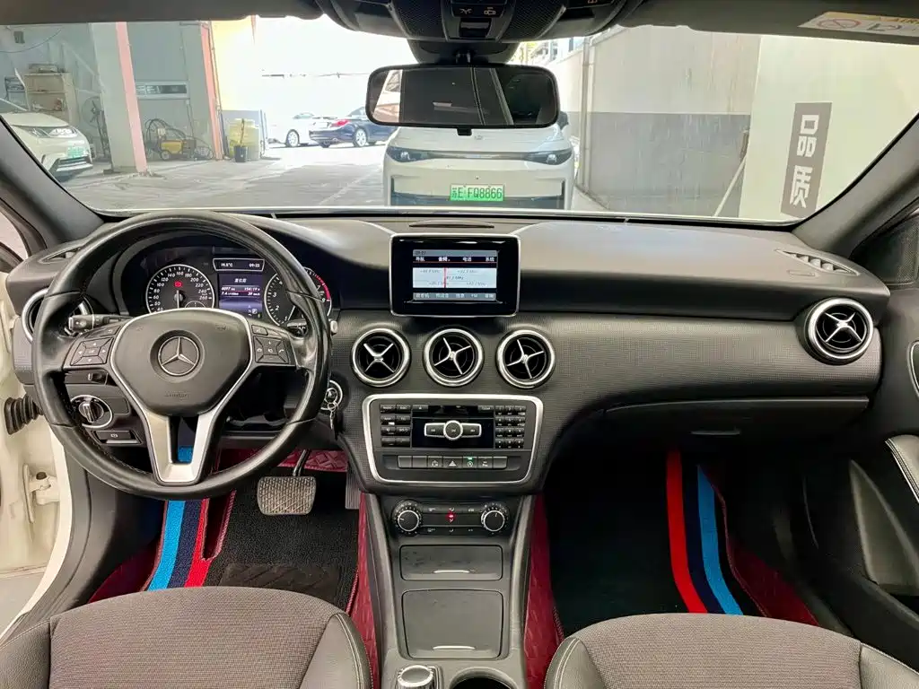 Mercedes-Benz A-Class 2015 — фото 8