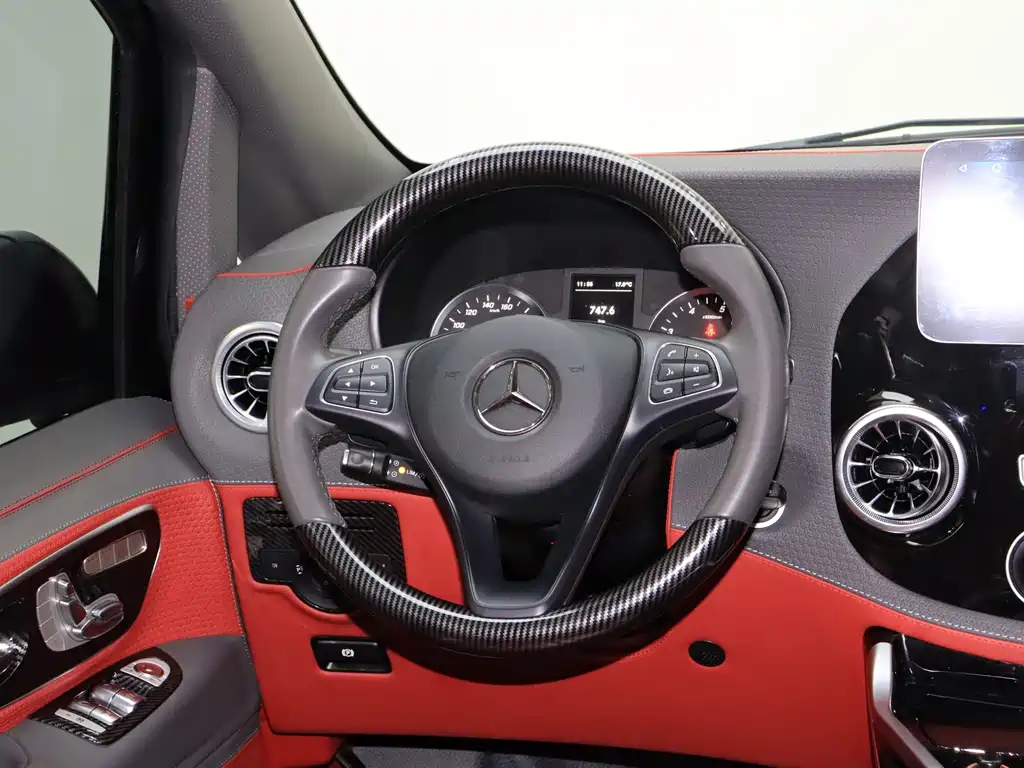 Mercedes-Benz Vito 2023 — фото 18