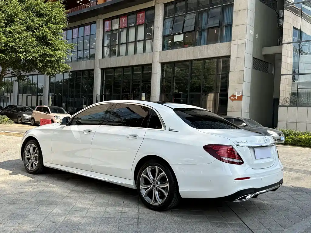 Mercedes-Benz E-Class 2020 — фото 5