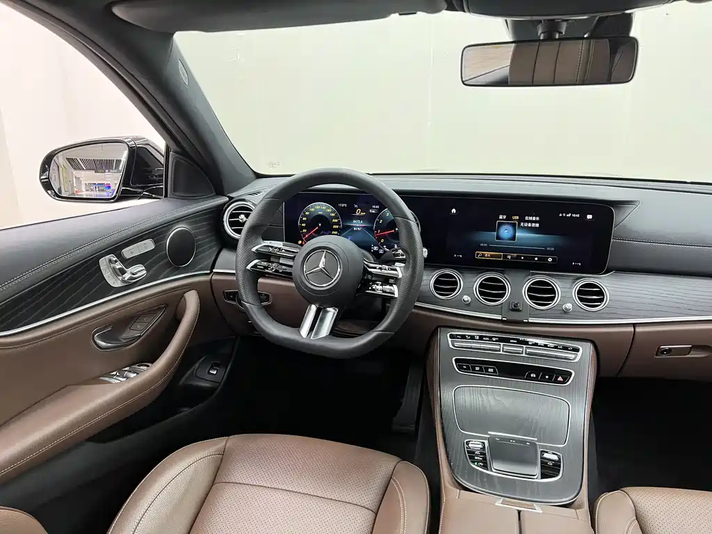 Mercedes-Benz E-Class 2021 — фото 13