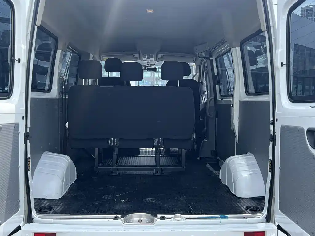 Maxus V80 2024