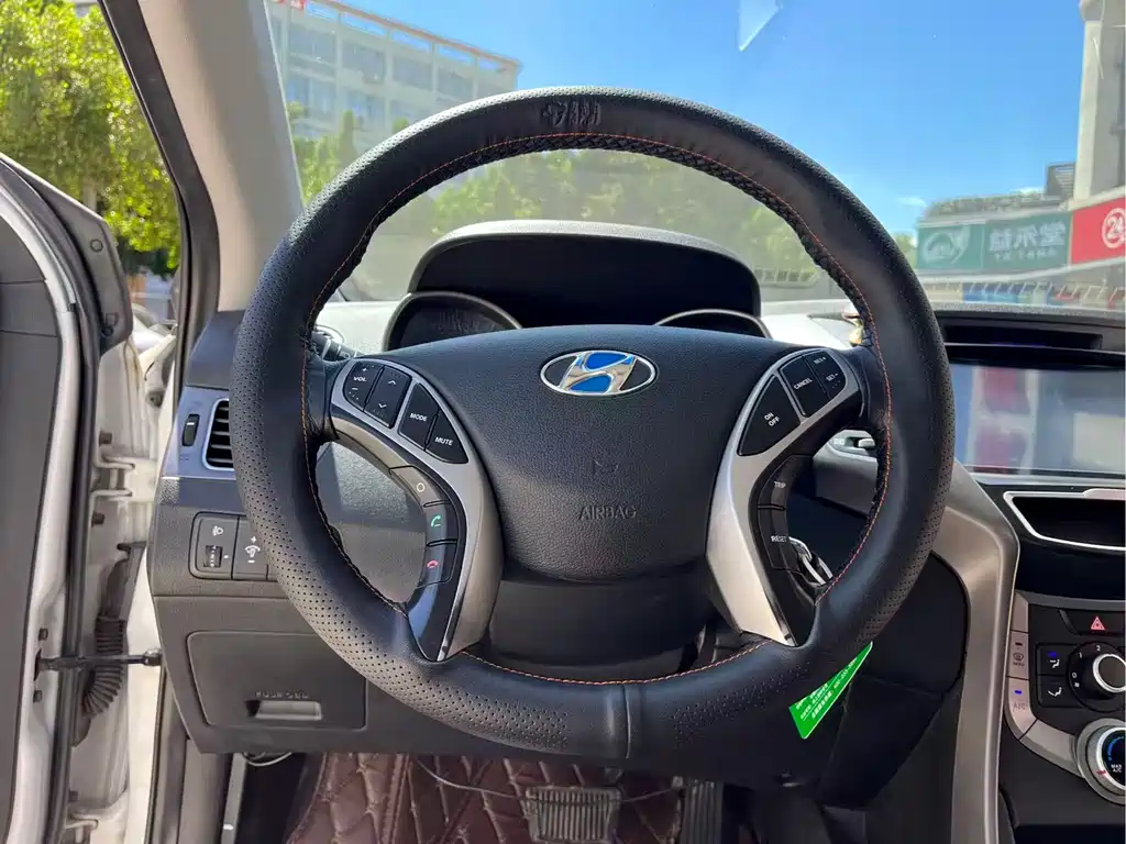 Hyundai Elantra Langdong 2018 — фото 32