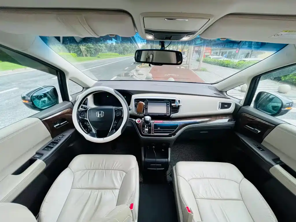 Honda Odyssey 2015 — фото 11