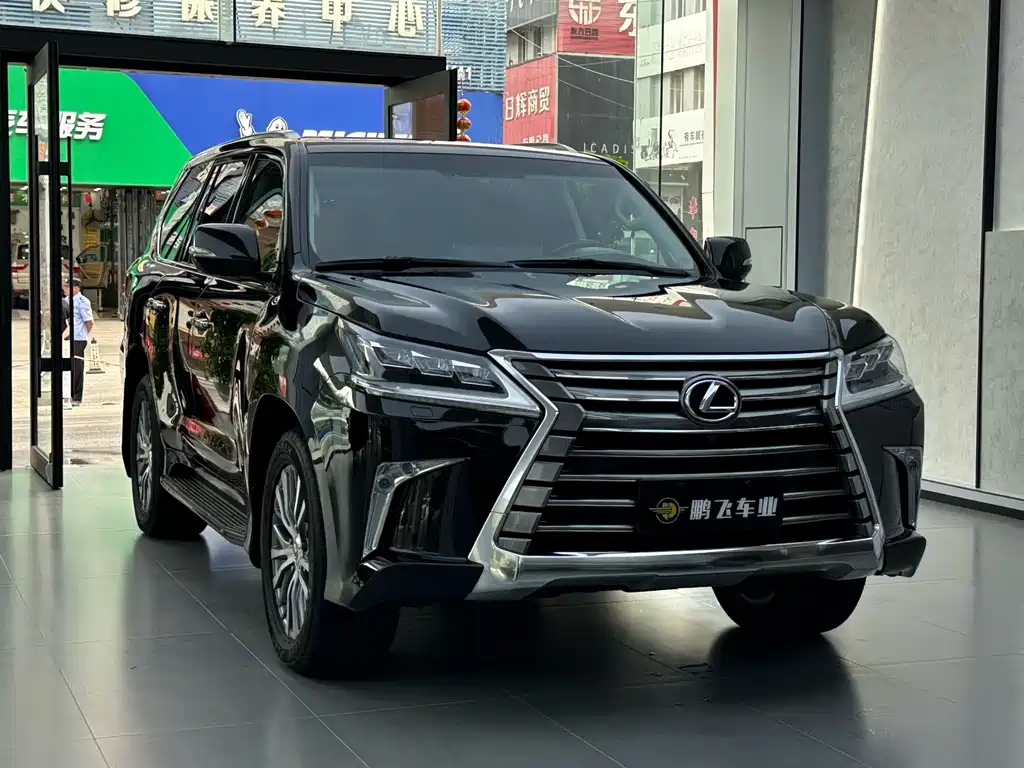 Lexus LX 2019 — фото 10