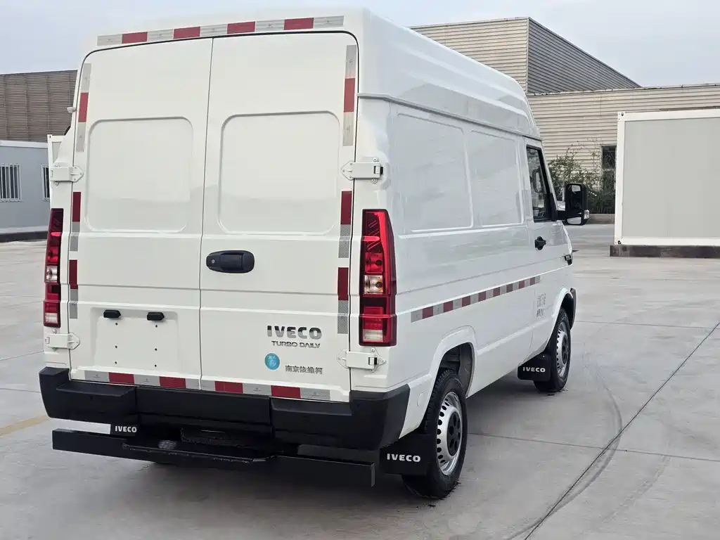 IVECO Daily 2025 — фото 9