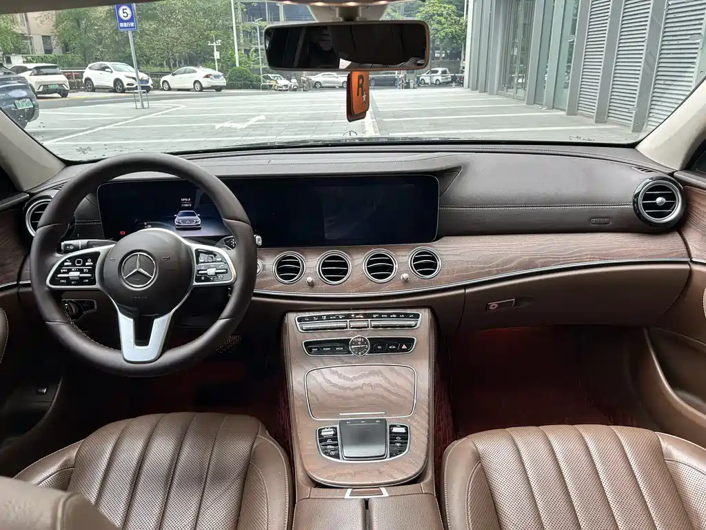 Mercedes-Benz E-Class 2020 — фото 10