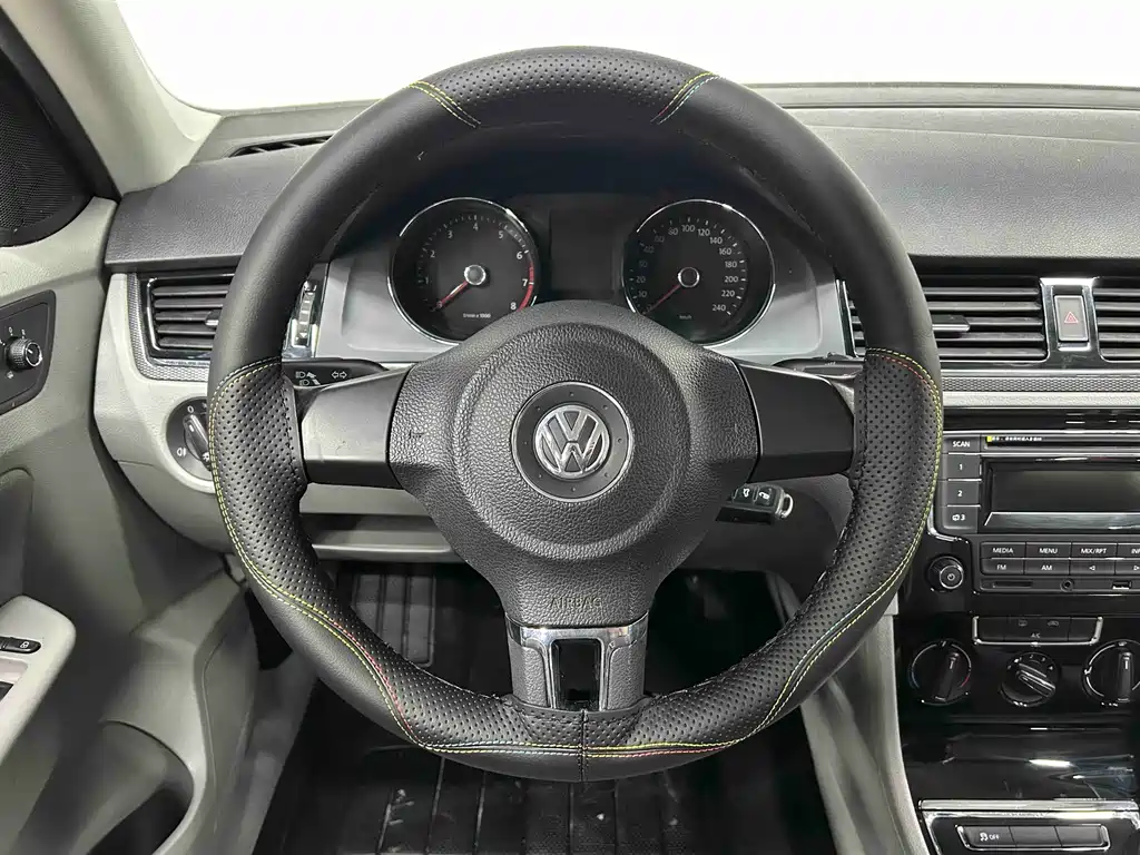 Volkswagen Bora 2014 — фото 14