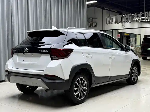 Toyota Yaris L 2022