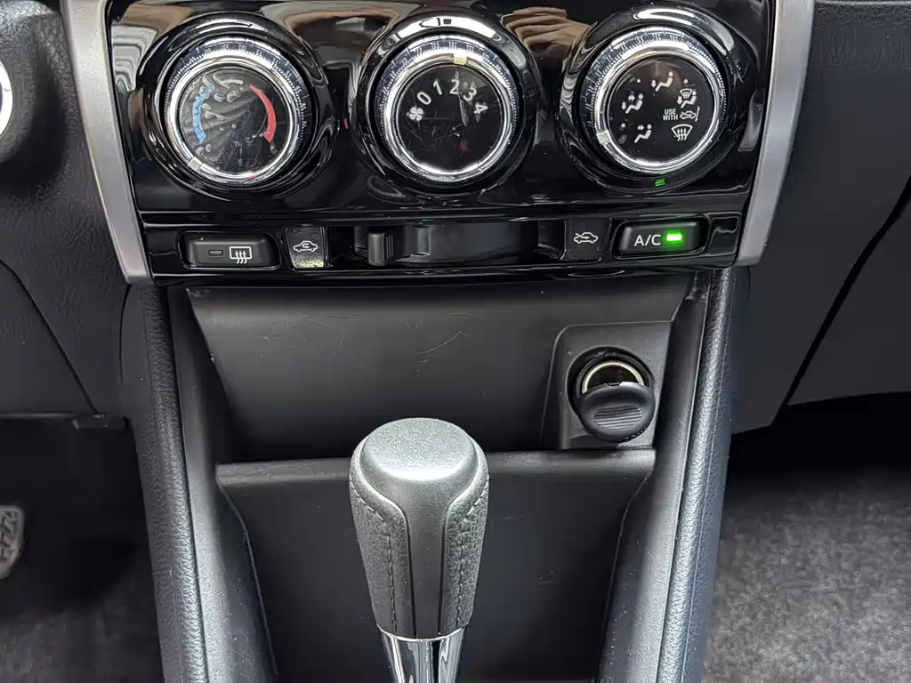 Toyota Yaris L 2022 — фото 14