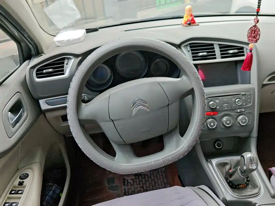 Citroën C4L 2016 — фото 15