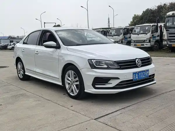 Volkswagen Sagitar 2018