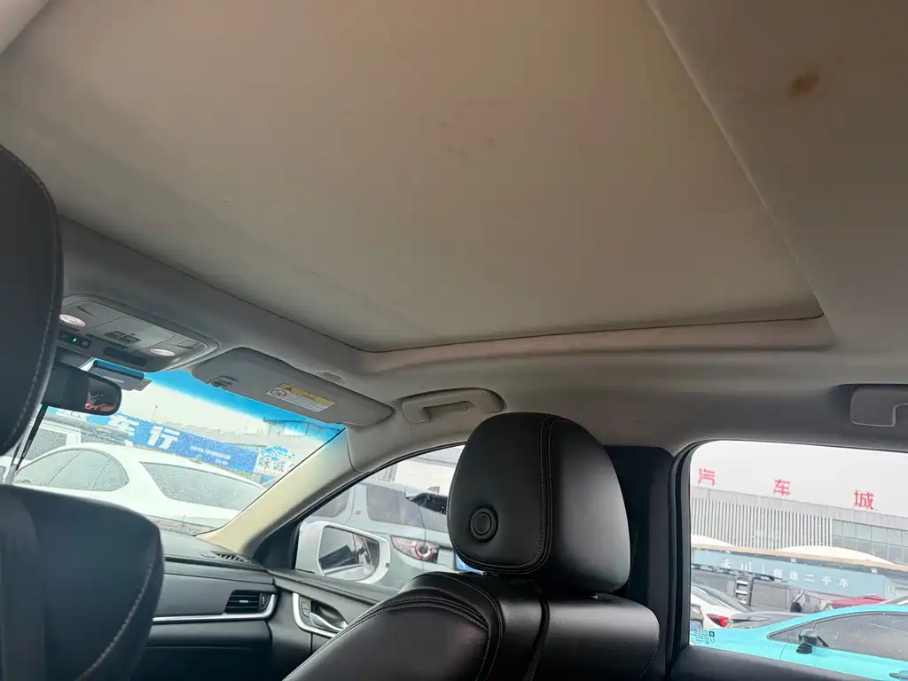 Cadillac XTS 2018 — фото 13