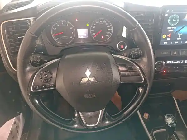 Mitsubishi Outlander 2018
