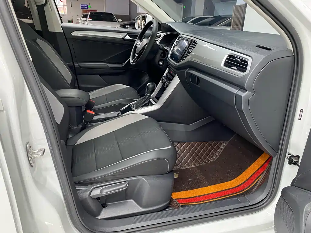Volkswagen T-Roc 2020 — фото 12
