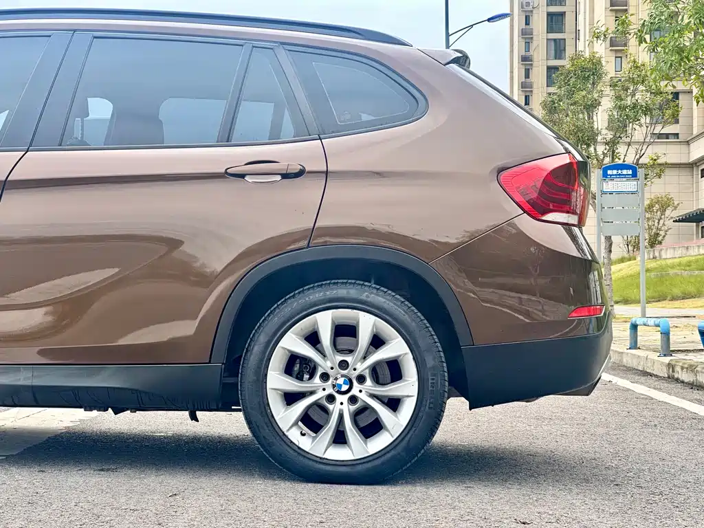 BMW X1 2014 — фото 9