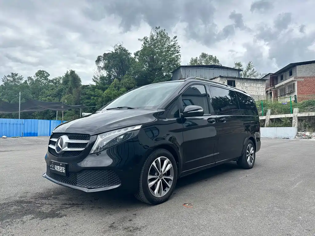 Mercedes-Benz V-Class 2023 — фото 1