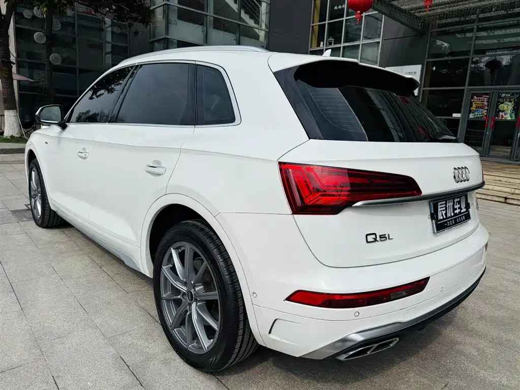 Audi Q5L 2022 — фото 2