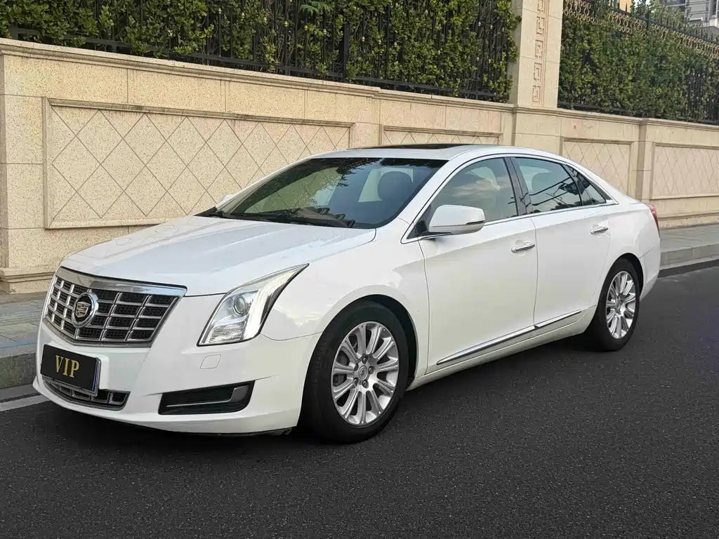 Cadillac XTS 2015 — фото 1