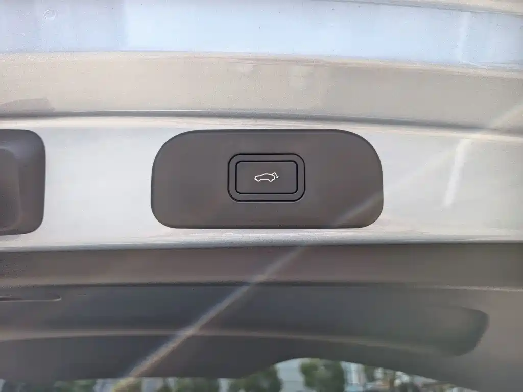 Geely Galaxy Starwish 2025 — фото 19