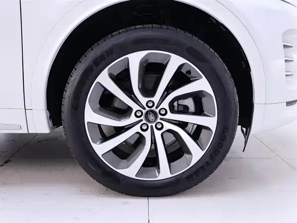 Land Rover Discovery Sport 2024