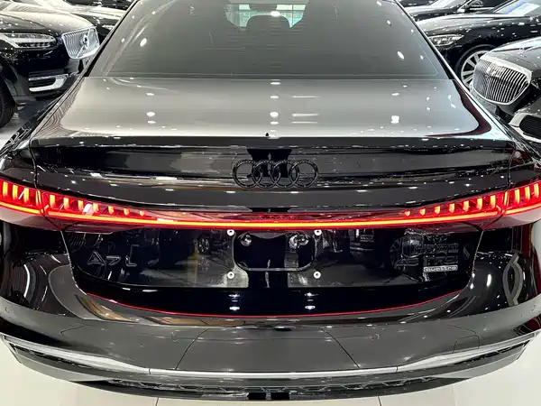 Audi A7L 2025