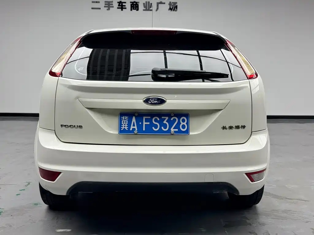 Ford Focus 2015 — фото 4
