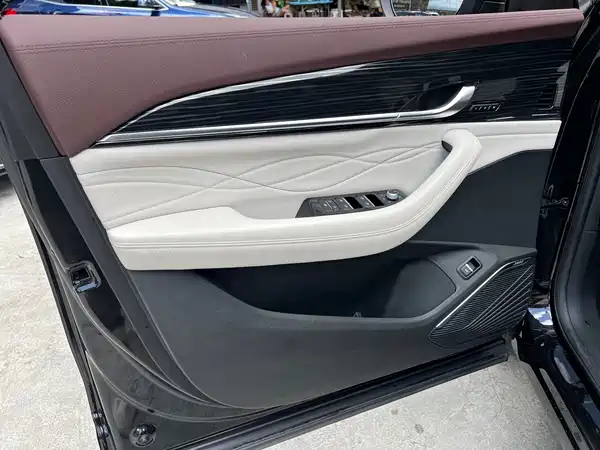 Geely Xingyue L 2023