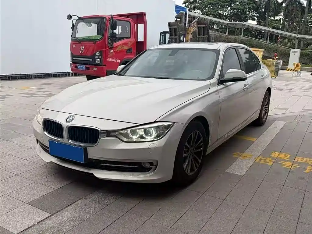 BMW 3 Series 2015 — фото 1